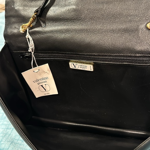 Valentino Garavani Black Leather Crossbody/Clutch Bag - Picture 2 of 6